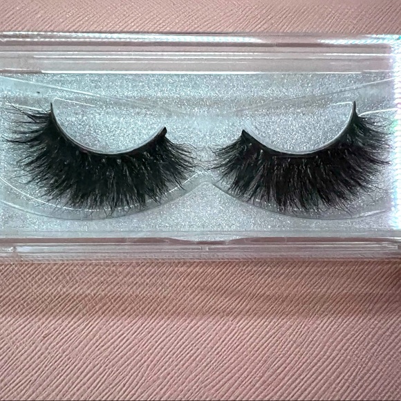 Name of lashes: Hot Girl - Picture 1 of 1